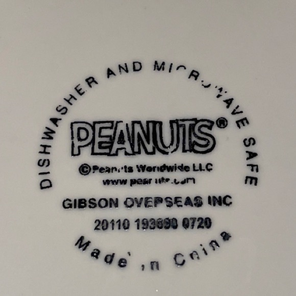 Snoopy PEANUTS SNOOPY JOY Holiday 20oz Coffee Tea Cocoa Mug Ceramic Cup - Picture 13 of 16